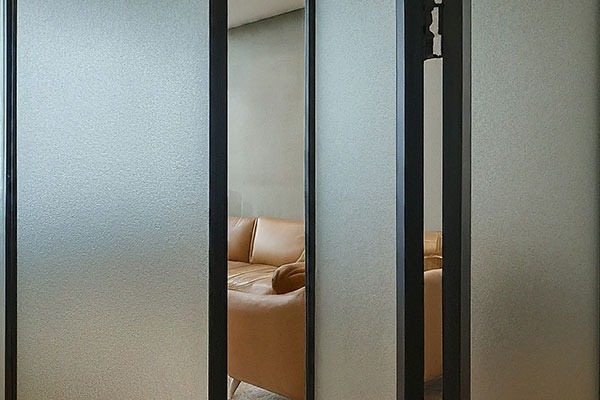 Sandwiched-Glass-4